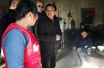 儲備糧管理集團赴貧困村進行春節(jié)慰問