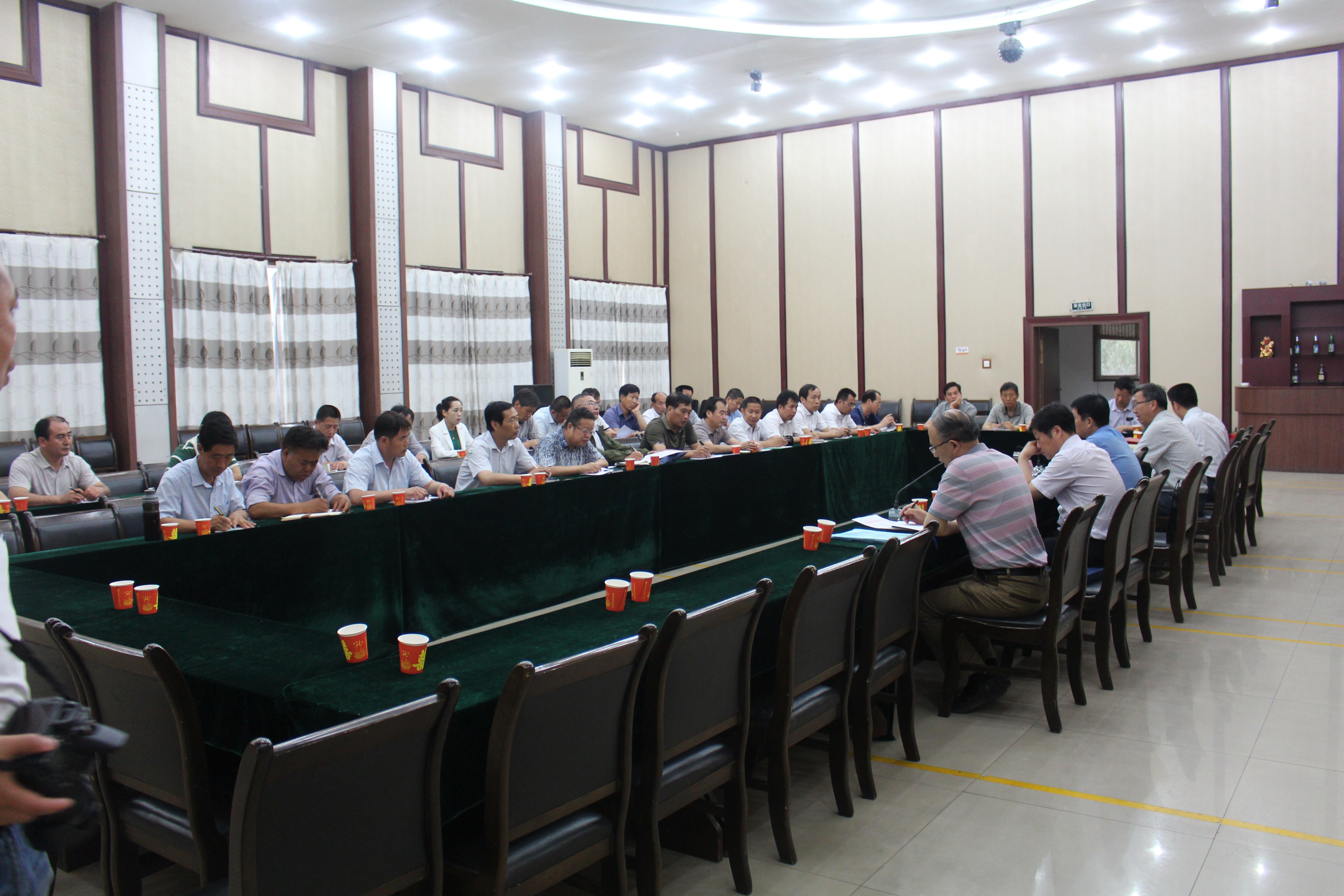省農(nóng)墾集團(tuán)召開三夏、防汛工作會議