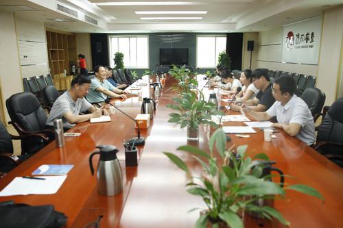 媒體記者對省農墾集團改革發(fā)展進行專訪